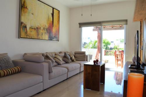 AMAZING 3BR PENTHOUSE STEPS TO THE BEACH AND 5TH AVENUE