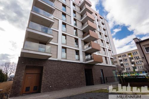 JM Millennium Port 4