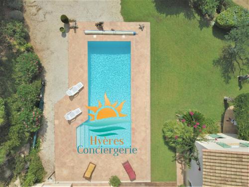 La californienne, Magnifique mas provençal avec piscine