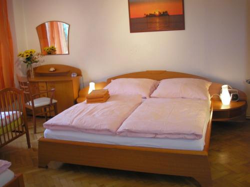 Apartment Accommodation up to 17 - image 13