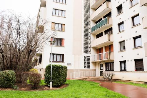 Зовнішній вигляд готелю, Appartement Plage et JACUZZI Balnéothérapie Athis Mons (Appartement Plage et JACUZZI Balneotherapie Athis Mons) in Ати-Мон
