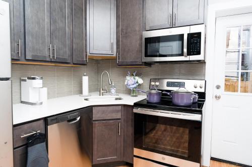 Swing Bed, Art Museum, 2BR/2BA Home in Brewerytown