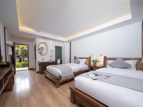 Standard Twin Room image 2