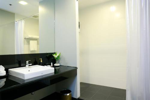 Bathroom, Sleep box By Miracle near Don Mueang International Airport