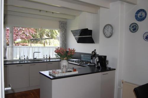 บริการและสิ่งอำนวยความสะดวก, Langebaen 8, Uitwellingerga in ไอทเวลลิงเกร์กา