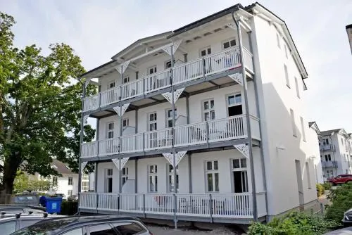 Ferienwohnungen mit Seeblick und Sauna in Göhren, Deutschland