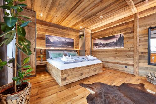 Apartment with Mountain View