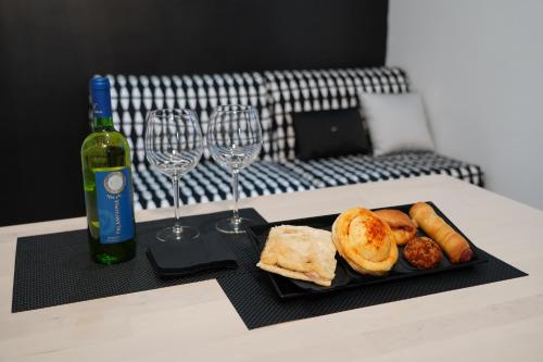 Photo 49 Costantino Home