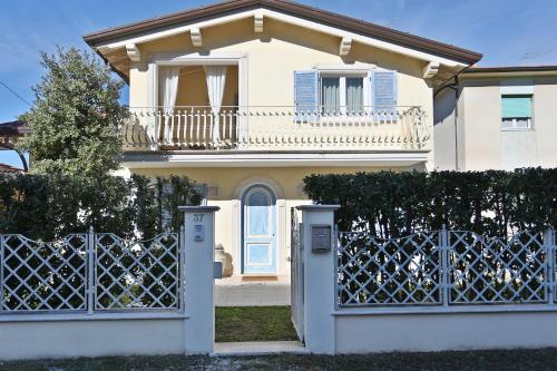 Villa Mony. 100 mt dal mare! gîte à louer Marina di Pietrasanta
