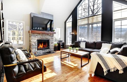 Chalets Alpins- 42 Chemin des Skieurs in Stoneham (QC)