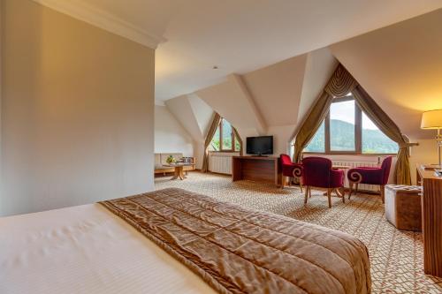 Deluxe Double Room with Lake Side