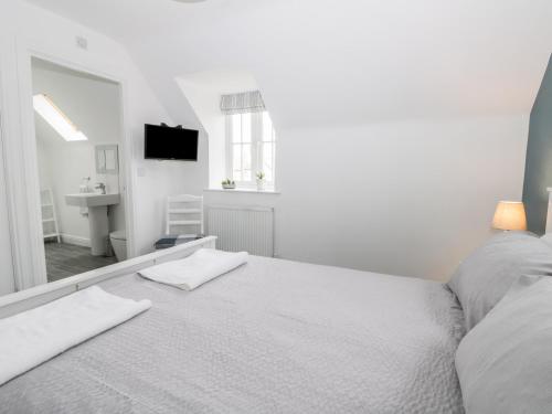 Causeway Cottage - image 11