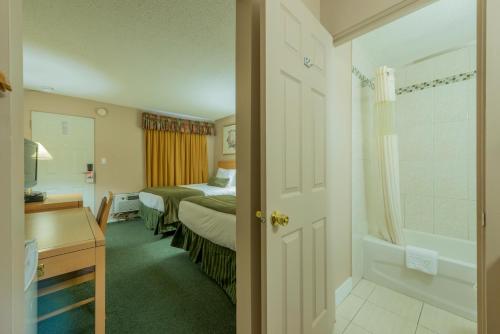 Howard Johnson by Wyndham Downtown Kamloops - image 10