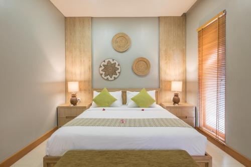 Three Bedrooms Villa with Free Minibar image 2