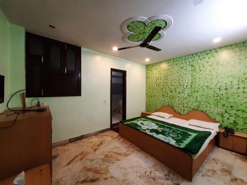 Hotel Hari Kirpa Heritage @ Sarai Rohila Station
