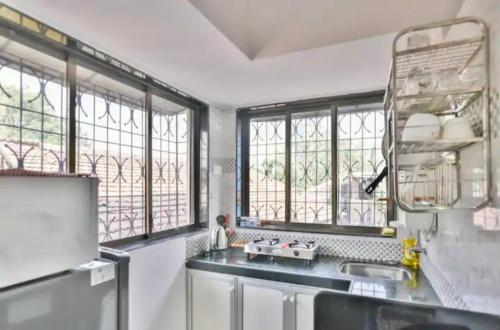 ConnektHomes - Service Flat Near Lilavati