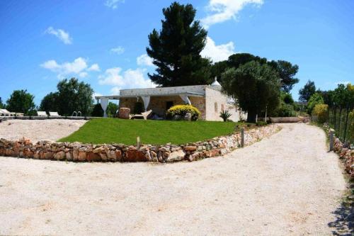 Trullo del Musicista original suggestive surrounded by peace and beauty - image 6