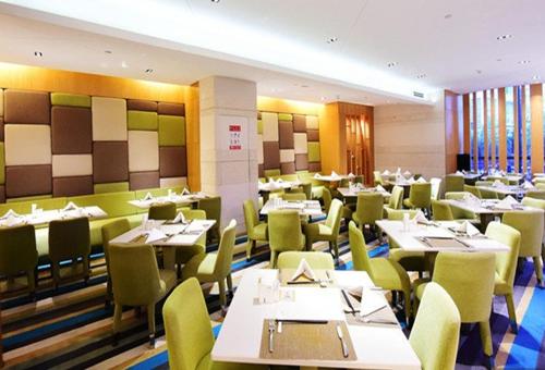 291843701 Holiday Inn Qingdao City Center by IHG - May 4th Square