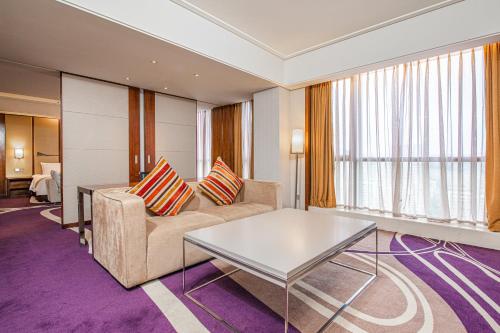 291843705 Holiday Inn Qingdao City Center by IHG - May 4th Square