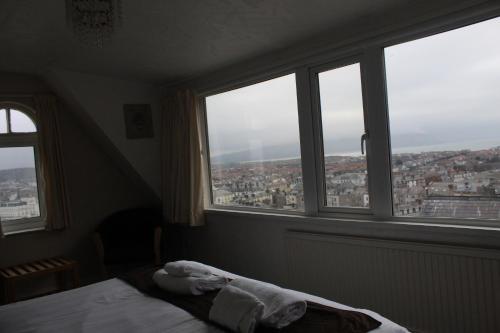 Headlands Hotel - main image