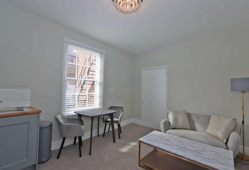 Suite, executive