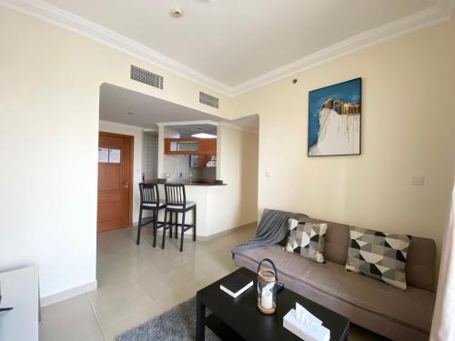 MARCO POLO - Cozy and spacious 1BR in Dubai Marina