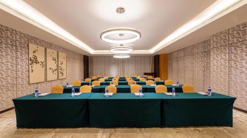 Holiday Inn Nanjing Xuanwu Lake, an IHG Hotel