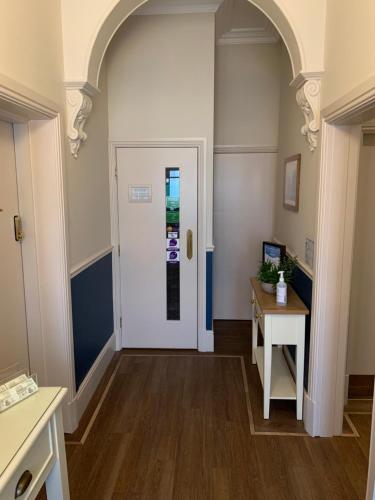 Armada Guesthouse - image 4