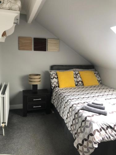 Budget Double Room with Shared Bathroom