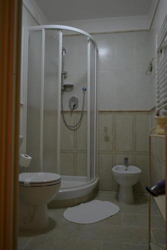 Tucci's Roma Guest House - image 10