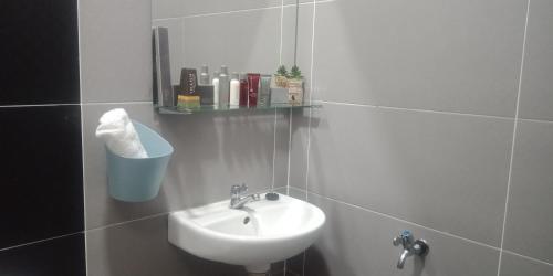 ZR D'Jembal Homestay, Gong Badak