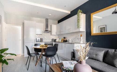 The Kentish Town Nook - Modern 2bdr Apartment With Patio, Camden, London
