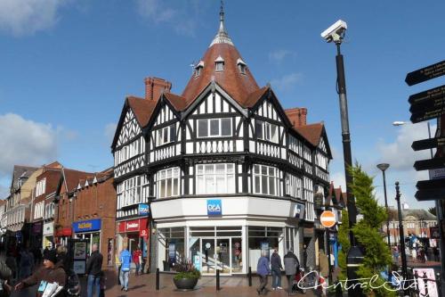 Wrexham Central Stay Apartment Seven - image 13