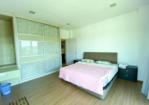 Ecopark Condominium