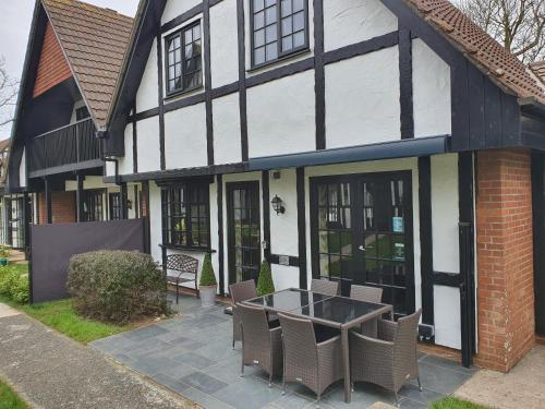 20 Tudor Court " Four Star AA accommodation"