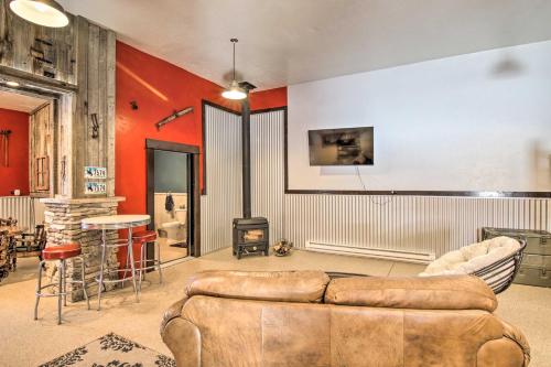 Remote Wilderness Retreat with Hot Tub Access! - image 4