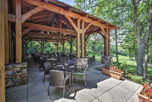 Cozy Wintergreen Resort Home with Fire Pit!