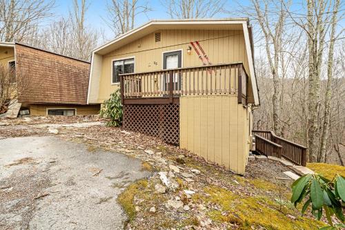 66 Pine Top Circle, Unit B in Banner Elk