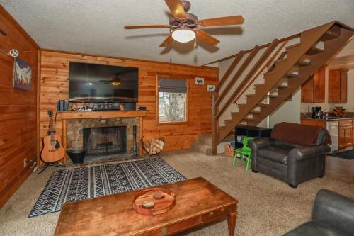Maple Hill Lodge home - image 2