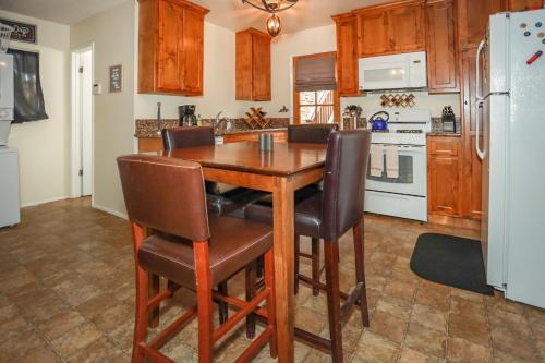 Maple Hill Lodge home in Big Bear City, USA