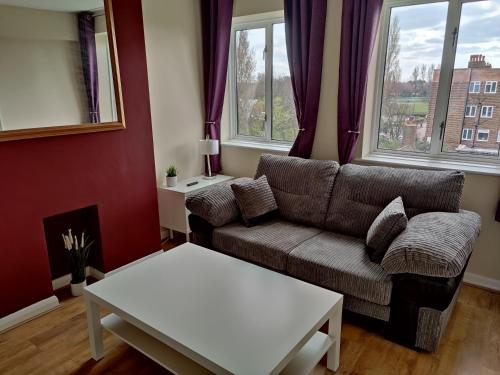 Sw18 - 1 Bed Flat - Free Parking - Self Check-in, , London