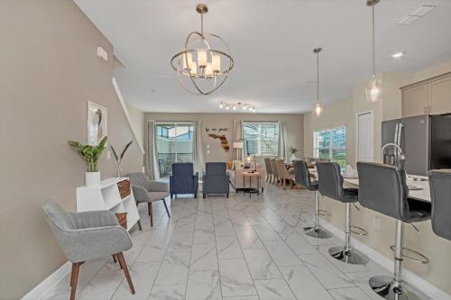 Lake View and Mickey Room! Stunning Home NEAR DISNEY! #5SL851 - image 6