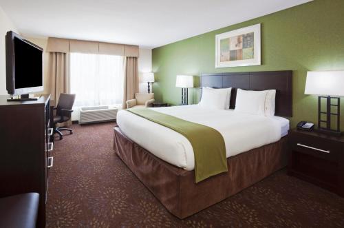 Holiday Inn Express & Suites Aberdeen, an IHG Hotel