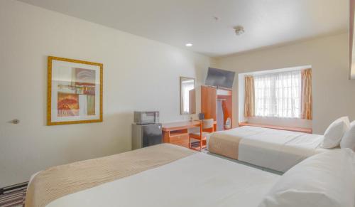 Queen Room with Two Queen Beds - Disability Access/Non-Smoking