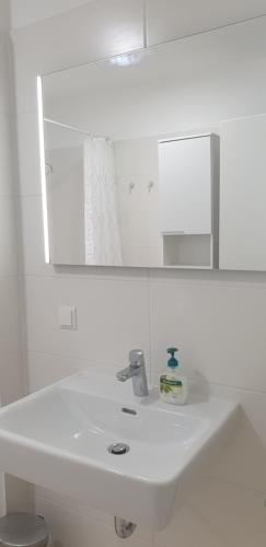 Exquisit Apartment Simmering, Vídeň (fotografie 9)