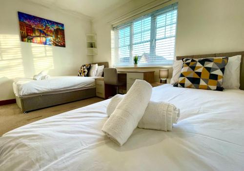 Sky Tv - Parking - Stylish Modern - 2 Bedroom House - Marvello Properties, , Norfolk