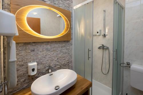 291929455 Art Hotel Kristal