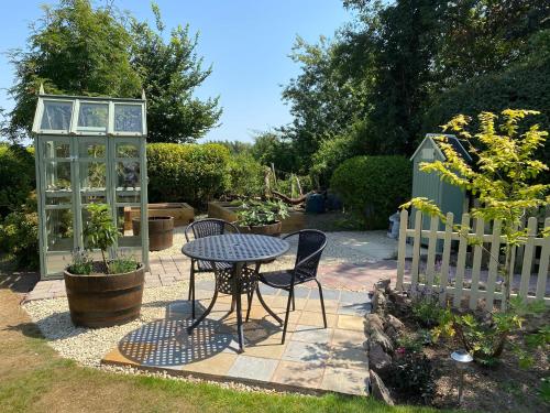 المرافق, Orchard Side Bed and Breakfast in هانليى كاسل