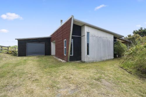 . Tranquilo - Waikawa Beach Holiday Home