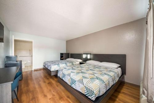 2 double beds